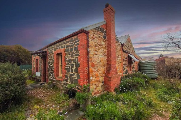 Worsley Cottage, Maryborough: A Step Back In Time